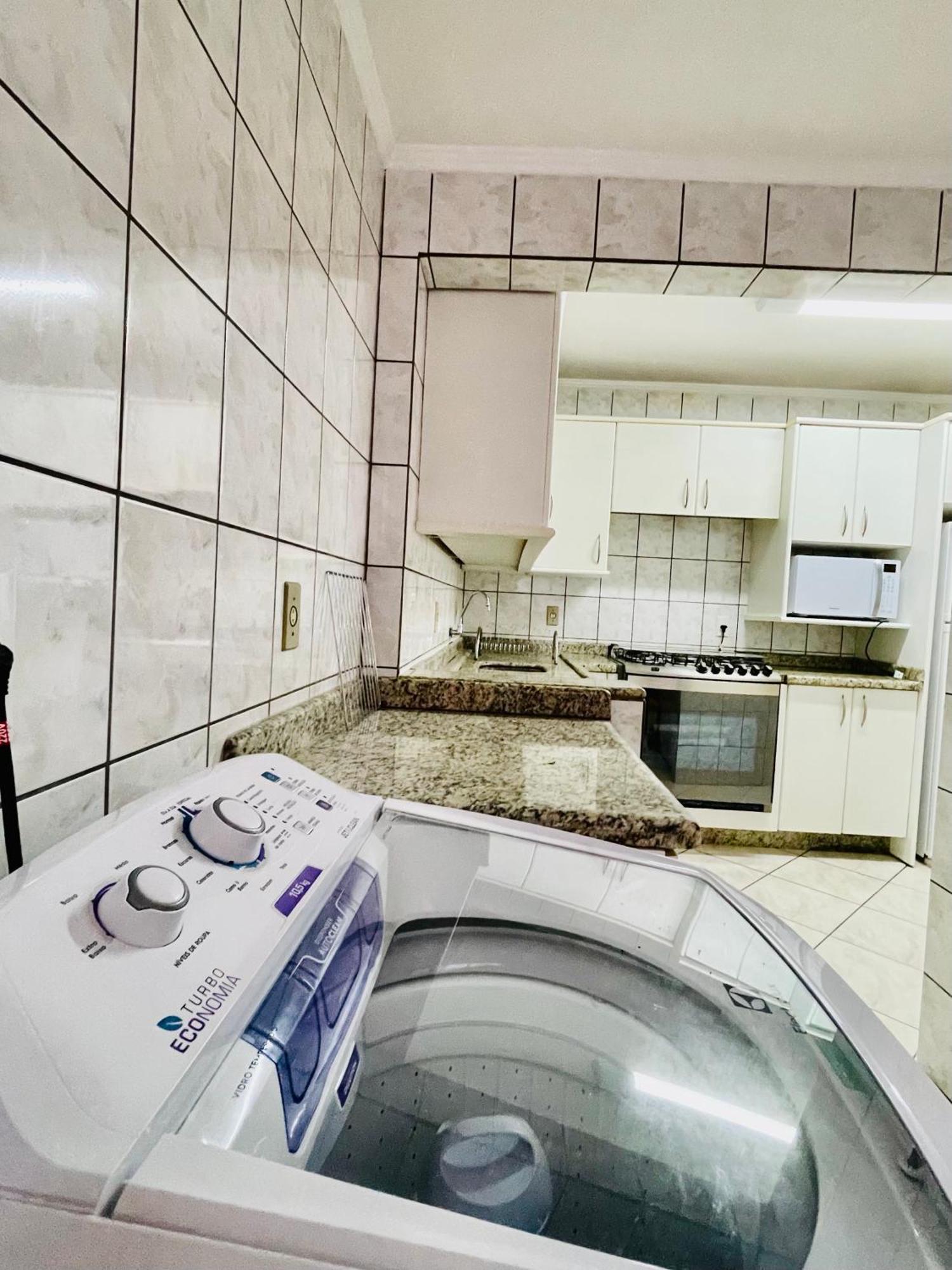 187 Apartamento 50M Da Praia. Bela Vista Ao Mar. Em Avenida Principal De Bombinhas. Zewnętrze zdjęcie